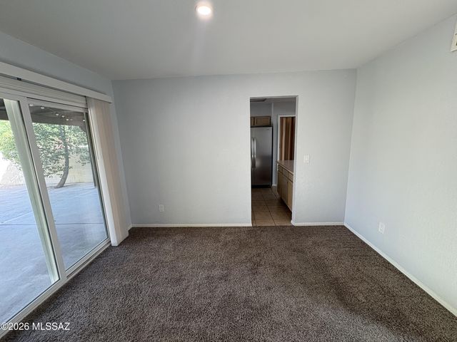 681 N Hearthside Lane, Tucson, AZ 85748