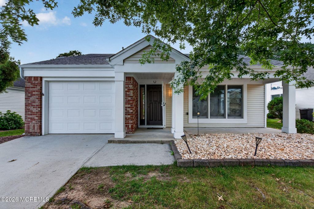 2381 Coral Leaf Road, Toms River, NJ 08755