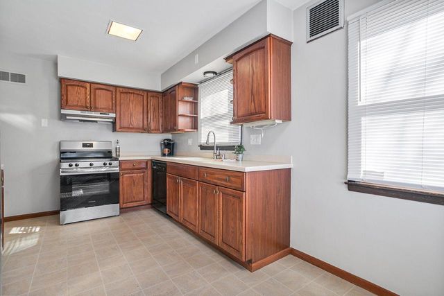 3203 N 94th STREET, Milwaukee, WI 53222