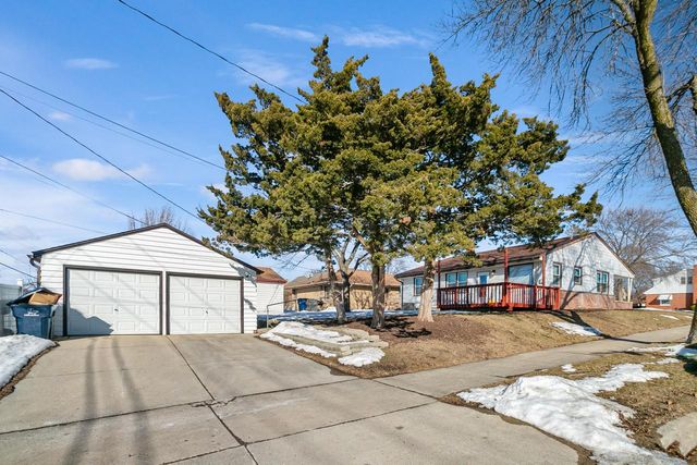 3203 N 94th STREET, Milwaukee, WI 53222