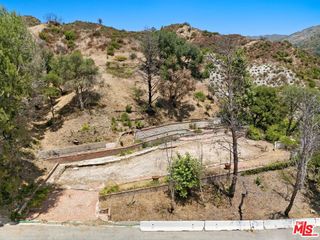 17780 Camino De Yatasto, Pacific Palisades, CA 90272