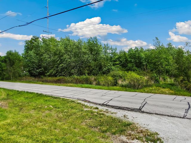 677 N 450 W, Valparaiso, IN 46385