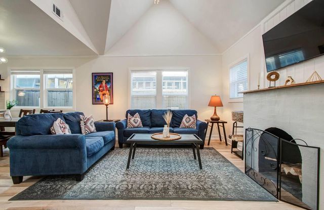 5312 Jefferson Street, Houston, TX 77023