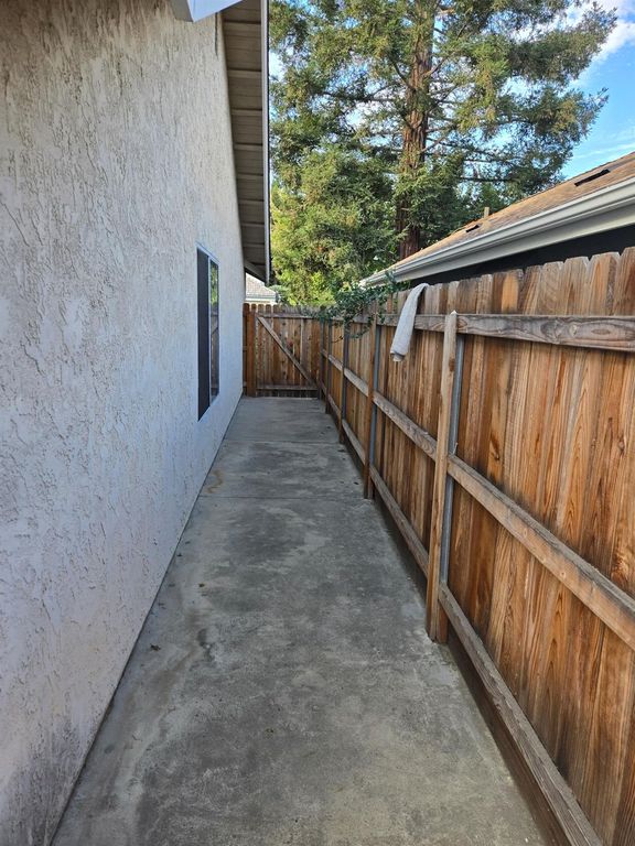 Image 25 of property listing at 1415 E Portland Avenue, Fresno, CA 93720