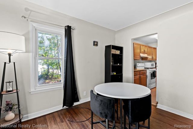 22109 Hawthorne Street, Farmington, MI 48336