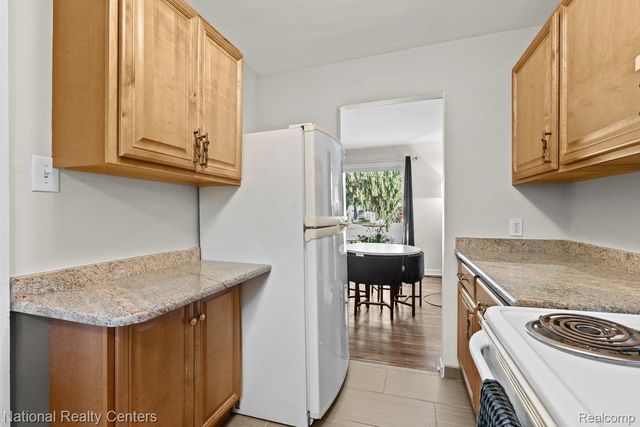 22109 Hawthorne Street, Farmington, MI 48336