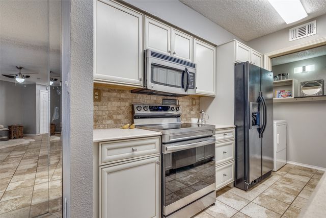 16301 Ledgemont Lane 179, Addison, TX 75001