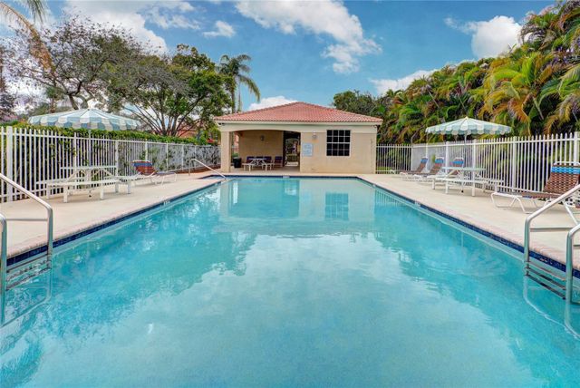 11526 NW 5th Street, Coral Springs, FL 33071