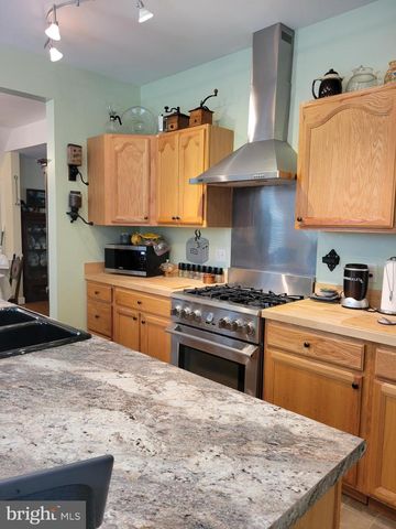 2 BROADWAY CIR, Cumberland, MD 21502