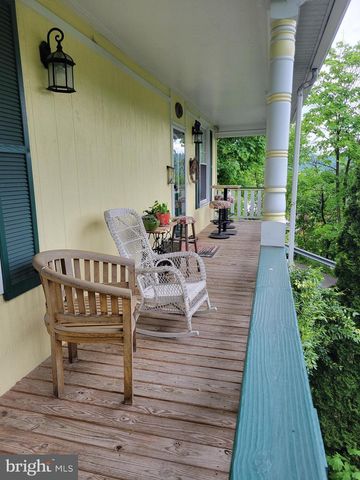 2 BROADWAY CIR, Cumberland, MD 21502