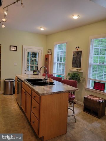 2 BROADWAY CIR, Cumberland, MD 21502