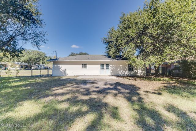 215 Ridgeway Drive, Gulfport, MS 39507
