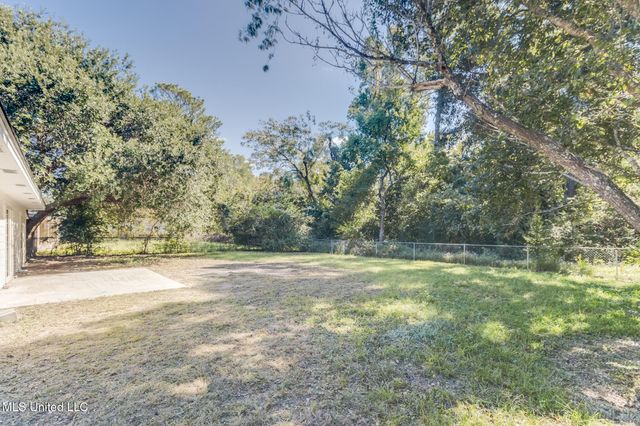215 Ridgeway Drive, Gulfport, MS 39507