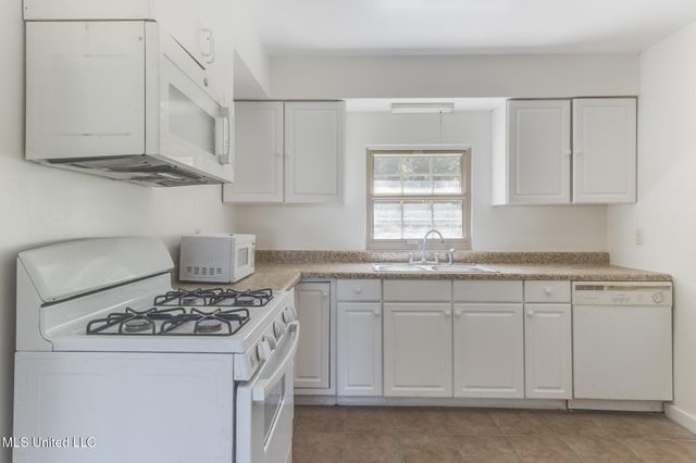 215 Ridgeway Drive, Gulfport, MS 39507