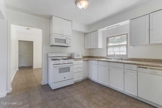 215 Ridgeway Drive, Gulfport, MS 39507