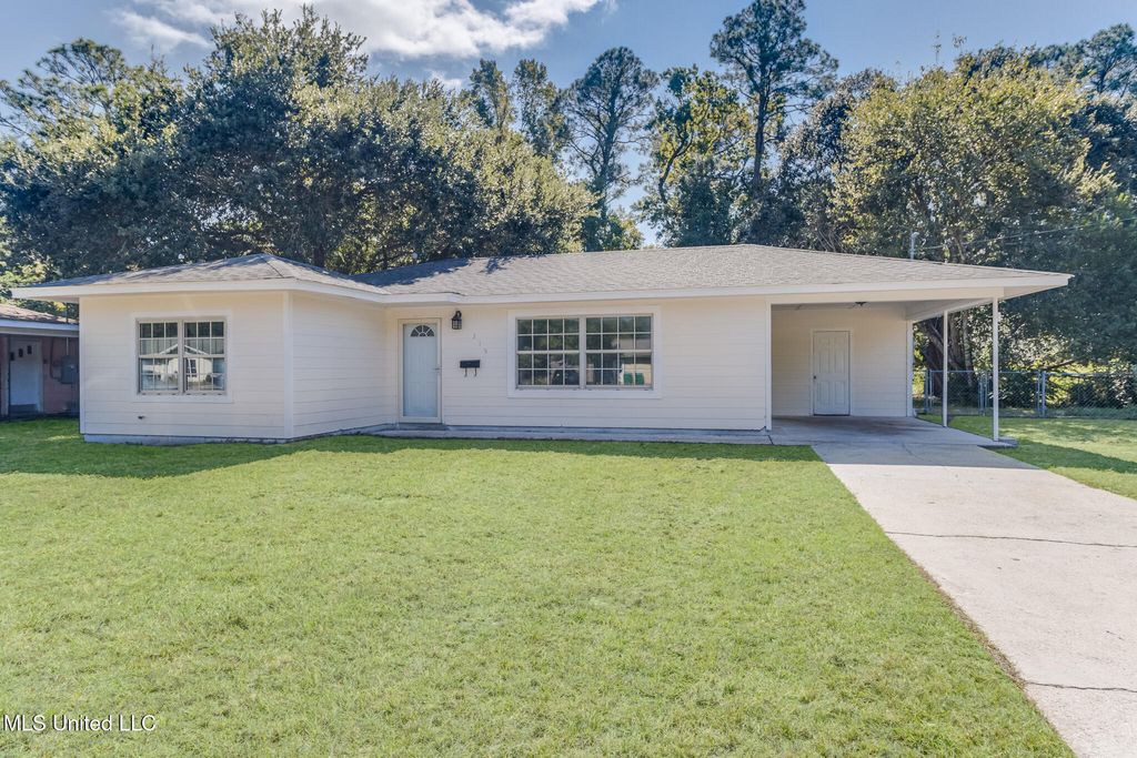 215 Ridgeway Drive, Gulfport, MS 39507