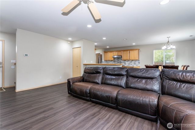 324 Kirkland Place SE, Renton, WA 98056