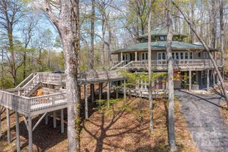 39 Tatham Road, Hendersonville, NC 28792
