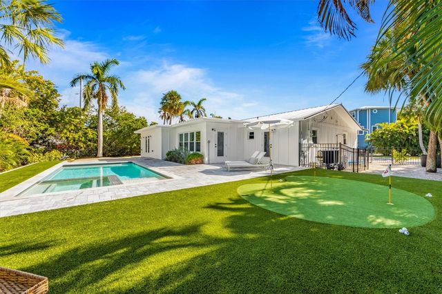 414 79TH STREET, Holmes Beach, FL 34217