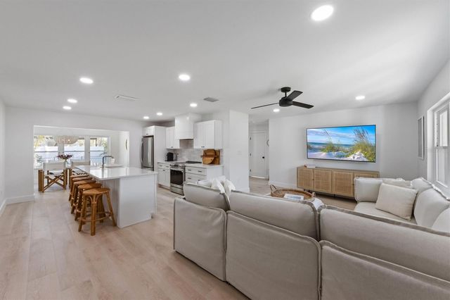 414 79TH STREET, Holmes Beach, FL 34217