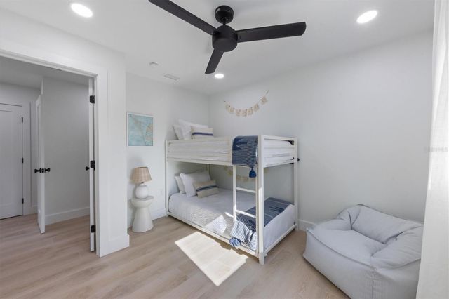 414 79TH STREET, Holmes Beach, FL 34217