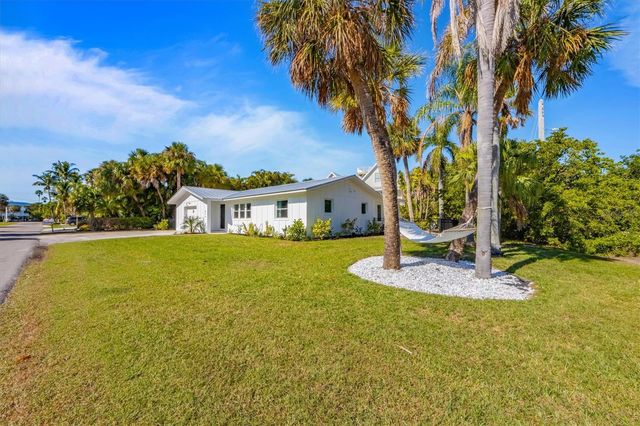 414 79TH STREET, Holmes Beach, FL 34217