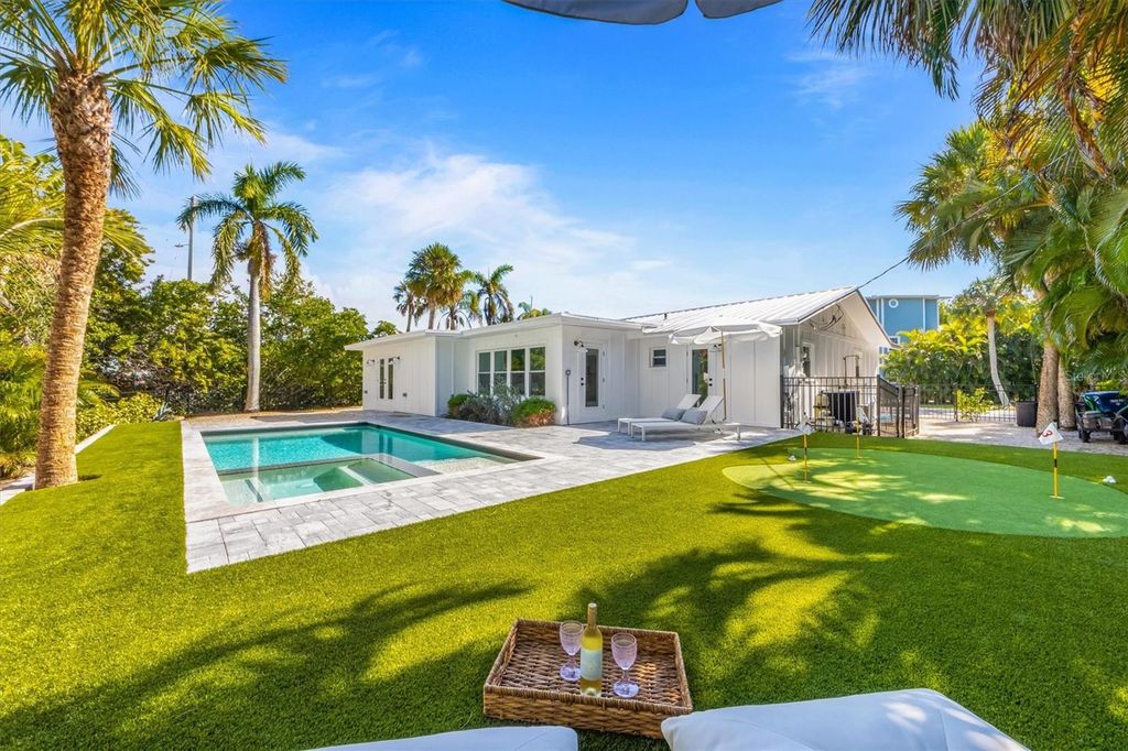 414 79TH STREET, Holmes Beach, FL 34217