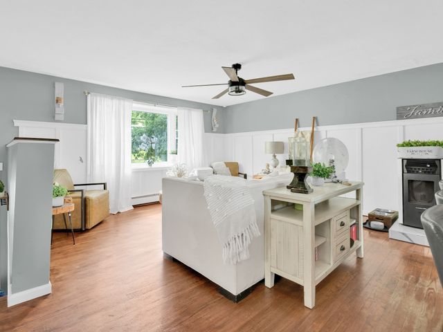 199 Greenville, North Smithfield, RI 02896