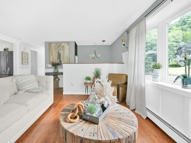 199 Greenville, North Smithfield, RI 02896