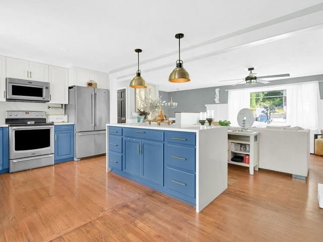 199 Greenville, North Smithfield, RI 02896