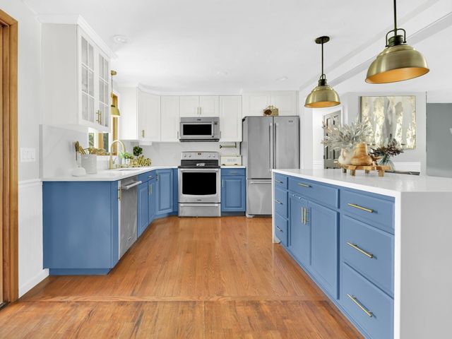 199 Greenville, North Smithfield, RI 02896