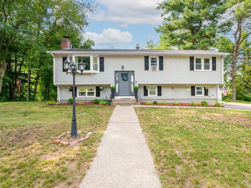 199 Greenville, North Smithfield, RI 02896
