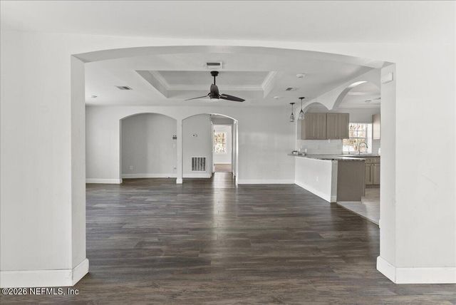 10565 BESSENT Road N, Jacksonville, FL 32218