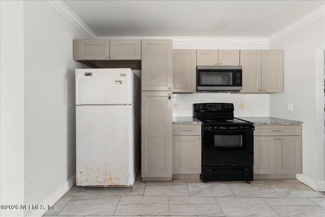 10565 BESSENT Road N, Jacksonville, FL 32218