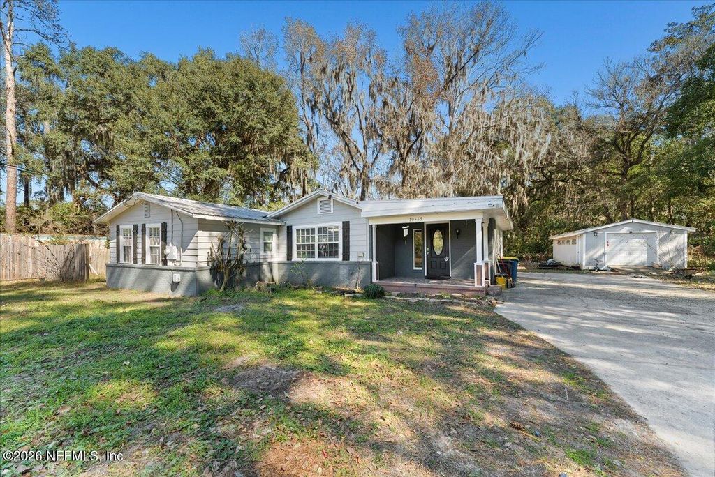 10565 BESSENT Road N, Jacksonville, FL 32218