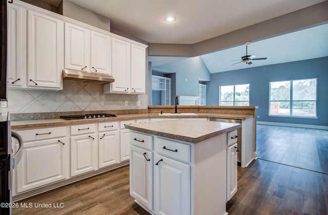 11912 Summerhaven Circle, Gulfport, MS 39503