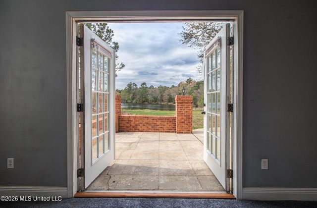 11912 Summerhaven Circle, Gulfport, MS 39503