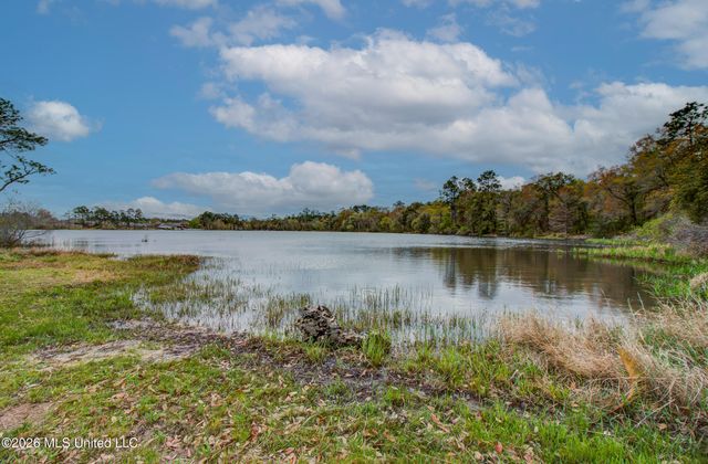 11912 Summerhaven Circle, Gulfport, MS 39503