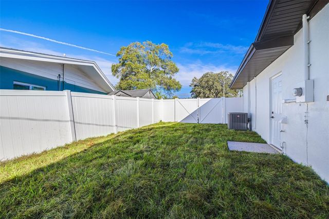 1447 JASMINE WAY, Clearwater, FL 33756