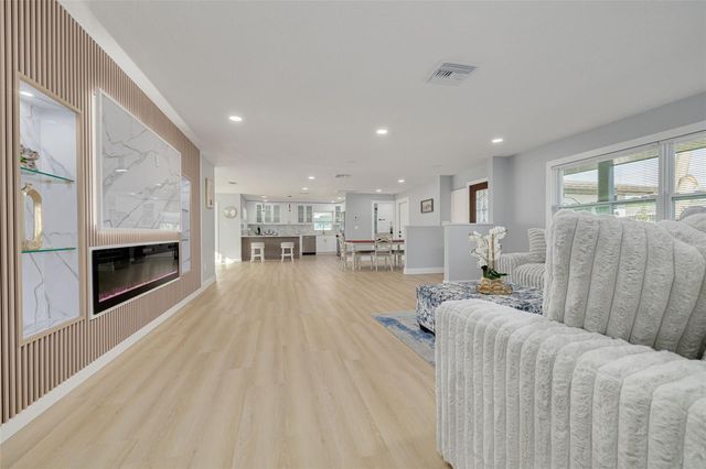 1447 JASMINE WAY, Clearwater, FL 33756