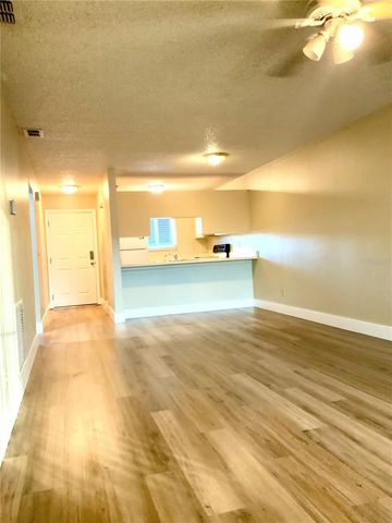 39132 COUNTY ROAD 54 2020, Zephyrhills, FL 33542