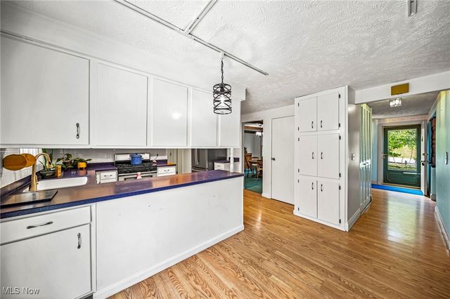 6401 Painesville Warren Road, Concord, OH 44077