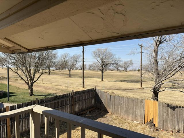 13 Glenbrook Drive, Borger, TX 79007