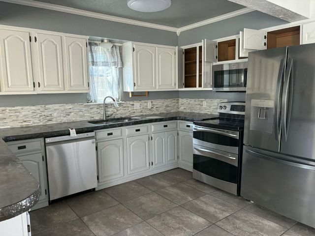 13 Glenbrook Drive, Borger, TX 79007