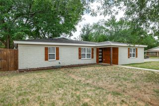 429 Keren Place, Hurst, TX 76053
