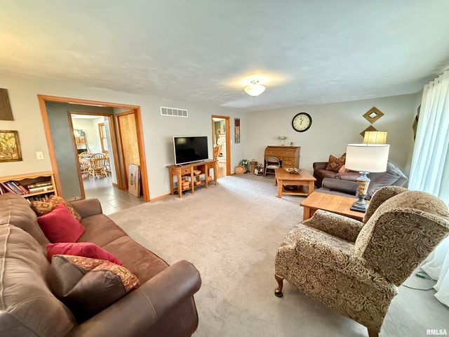 102 S SUNRISE Street, Roanoke, IL 61561