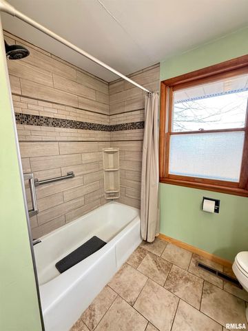 102 S SUNRISE Street, Roanoke, IL 61561