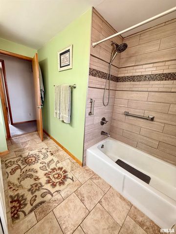 102 S SUNRISE Street, Roanoke, IL 61561