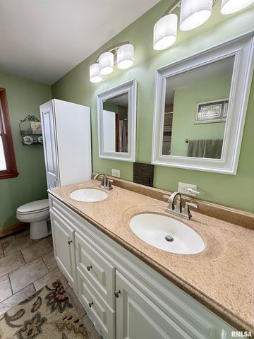 102 S SUNRISE Street, Roanoke, IL 61561