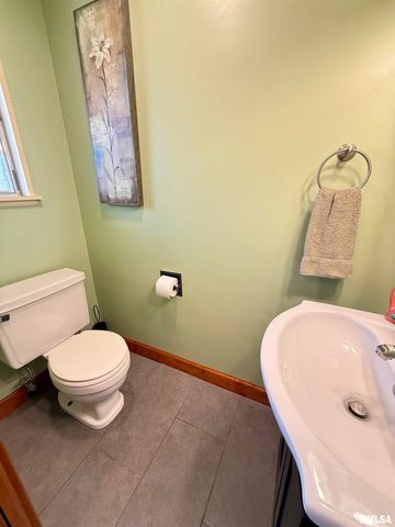 102 S SUNRISE Street, Roanoke, IL 61561